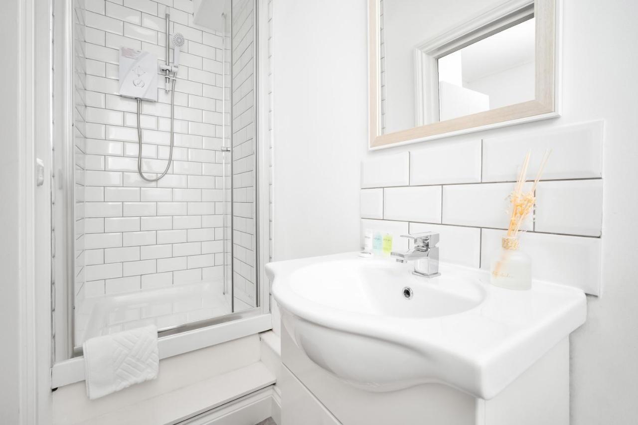 Beautiful Waterside Apartment - Parking - Perry Barr - Top Rated Birmingham Buitenkant foto