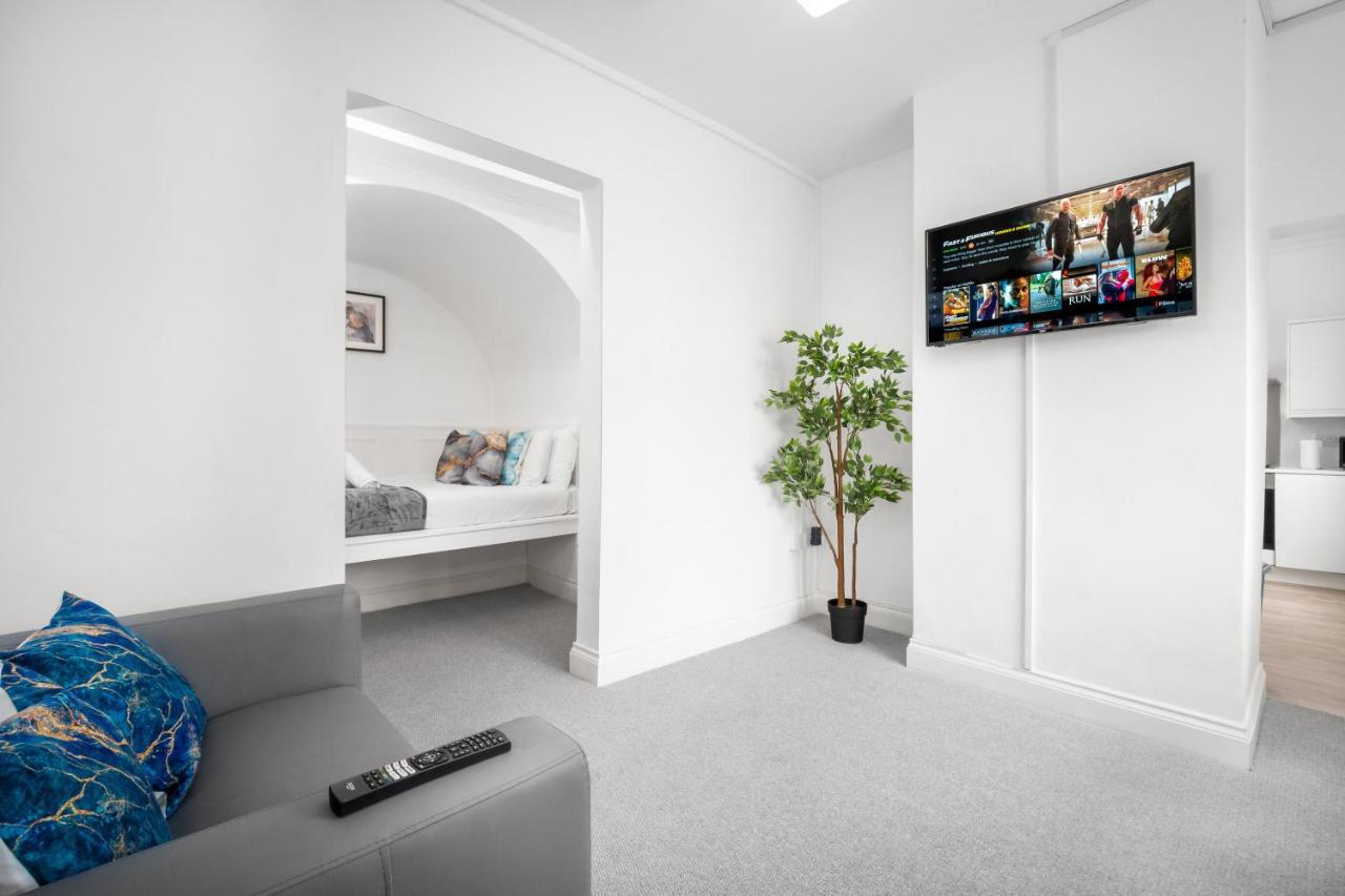 Beautiful Waterside Apartment - Parking - Perry Barr - Top Rated Birmingham Buitenkant foto