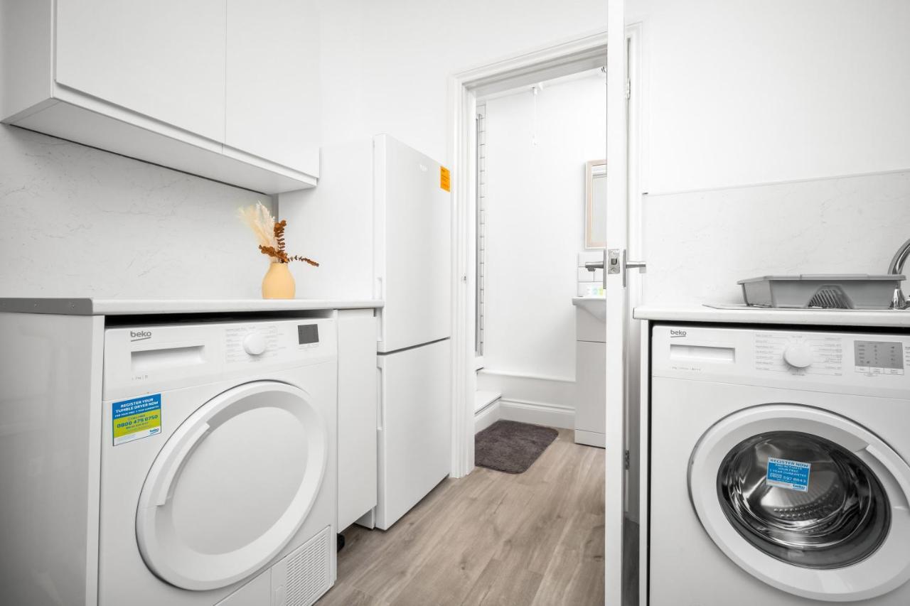 Beautiful Waterside Apartment - Parking - Perry Barr - Top Rated Birmingham Buitenkant foto