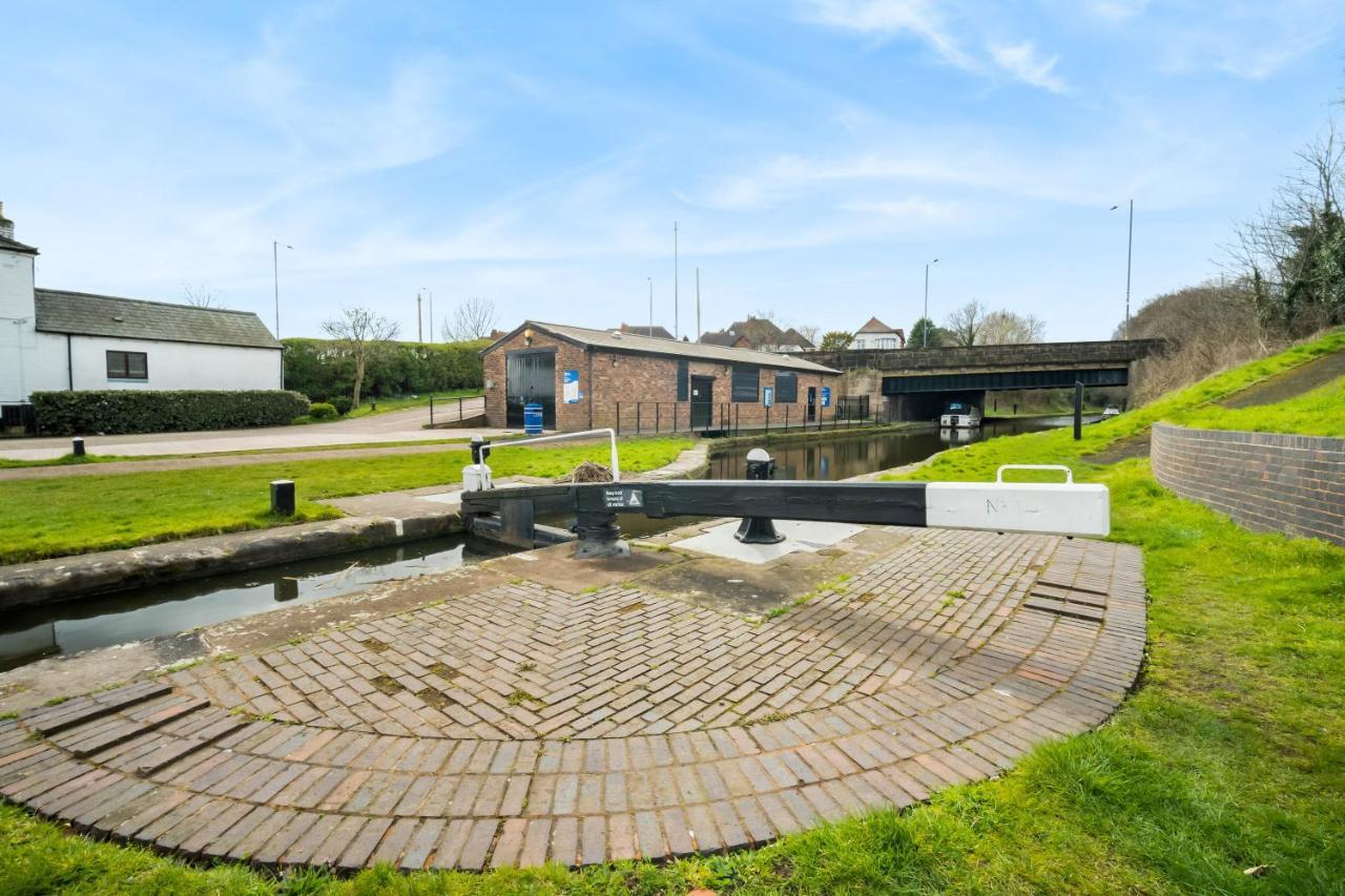 Beautiful Waterside Apartment - Parking - Perry Barr - Top Rated Birmingham Buitenkant foto